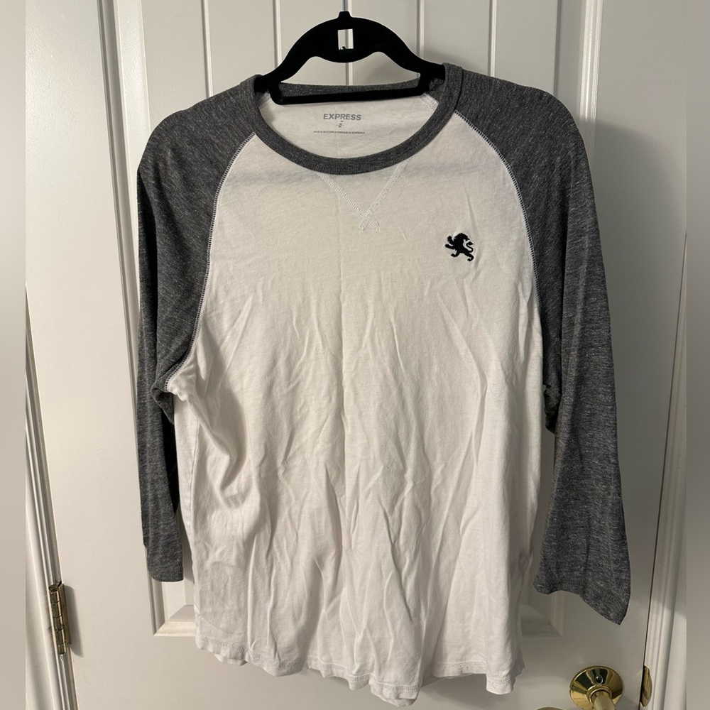 Express Men's 3/4 Sleeve Raglan Shirt - Medium